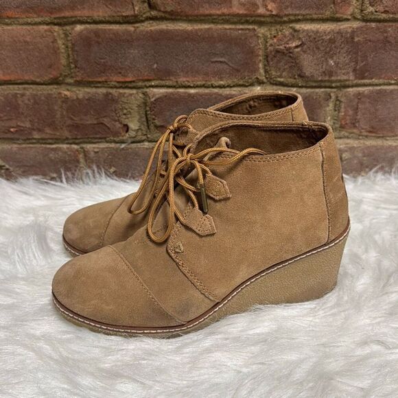 Toms Women’s Tan Suede Desert Wedge Bootie Shoe Size 8.5 - Picture 1 of 8